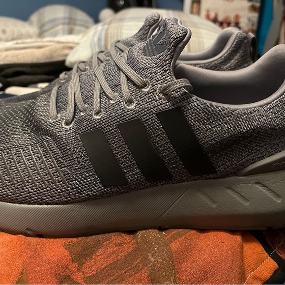 Other - Adidas men swift run 22
